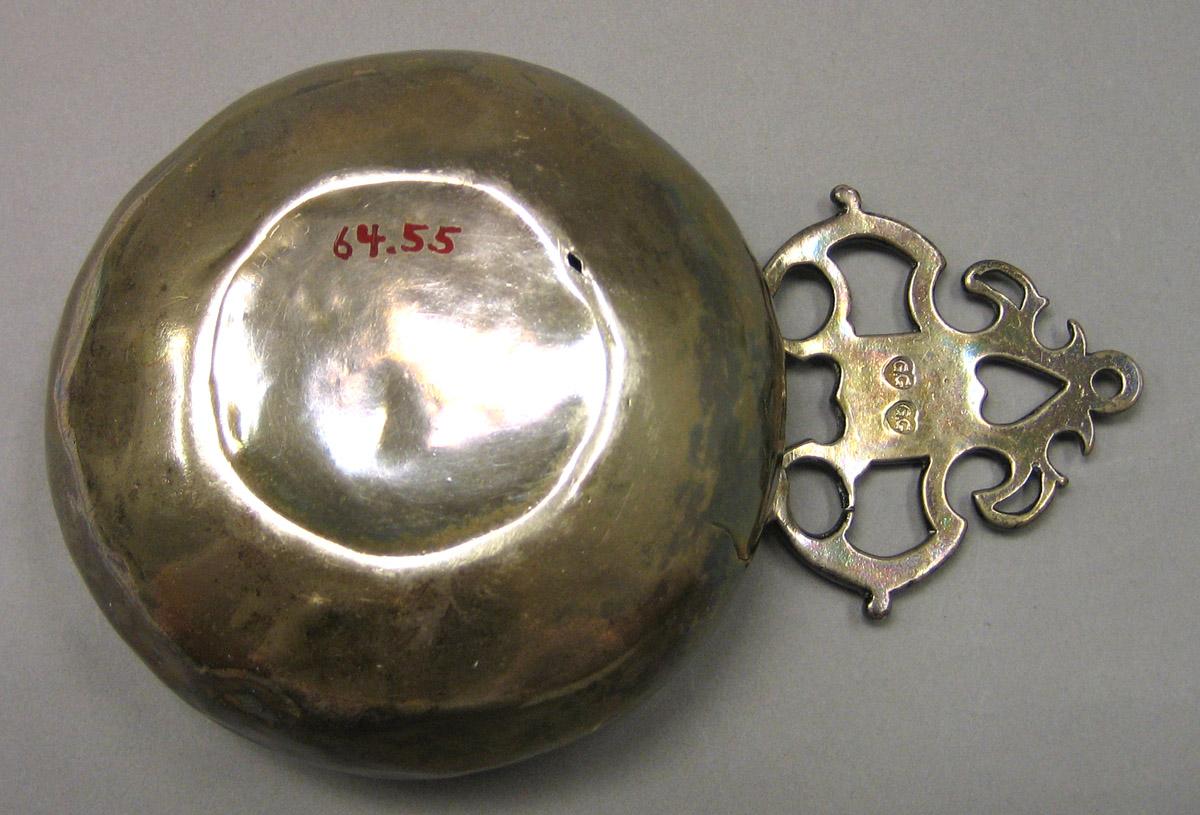 1964.0055 Silver Porringer underside