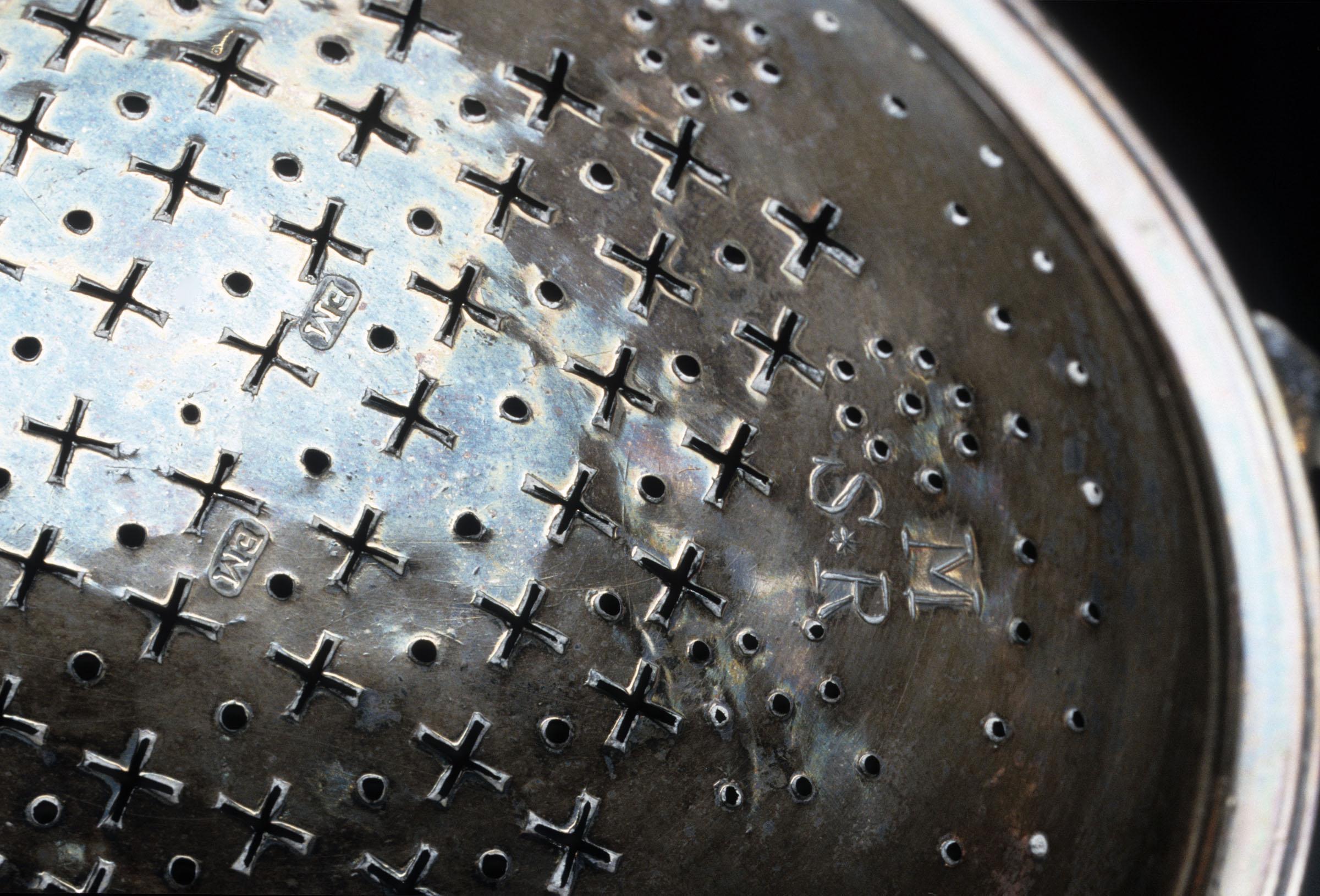 1964.0058 Strainer, detail 1