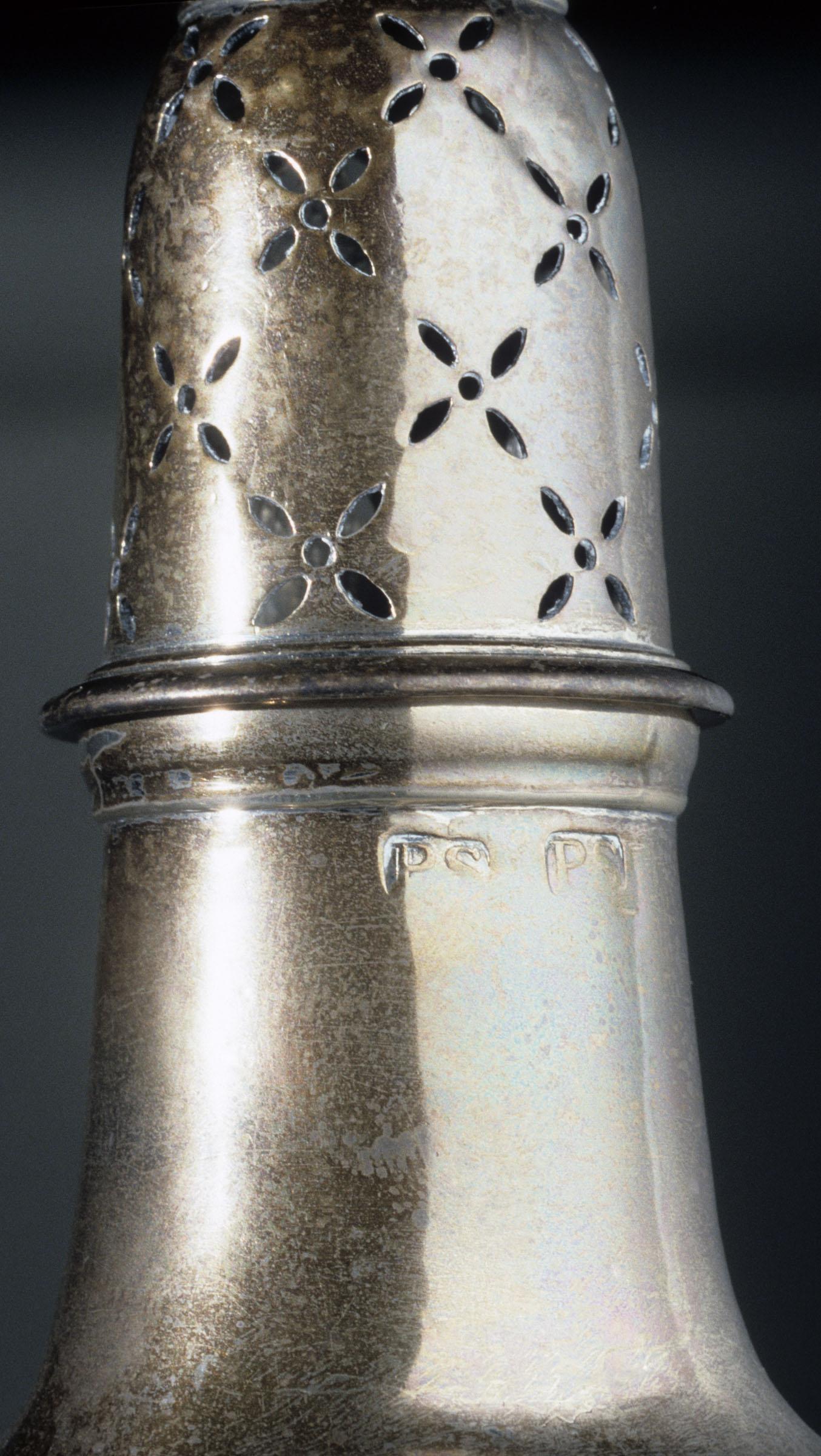 1964.0061 A, B Castor, detail 1