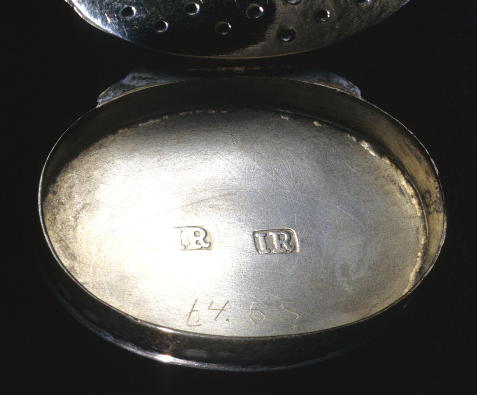 1964.0065 Vinaigrette, detail 1
