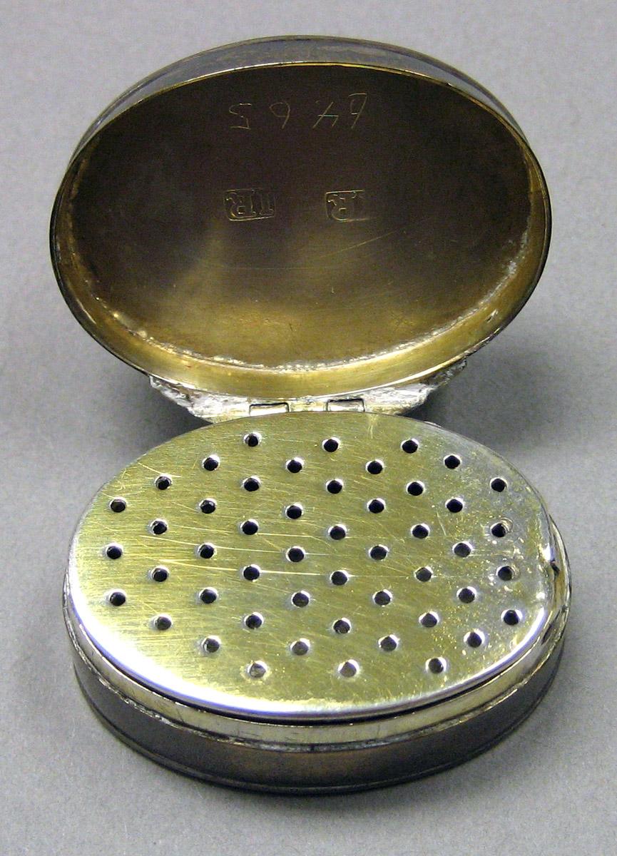 1964.0065 Silver Vinaigrette open