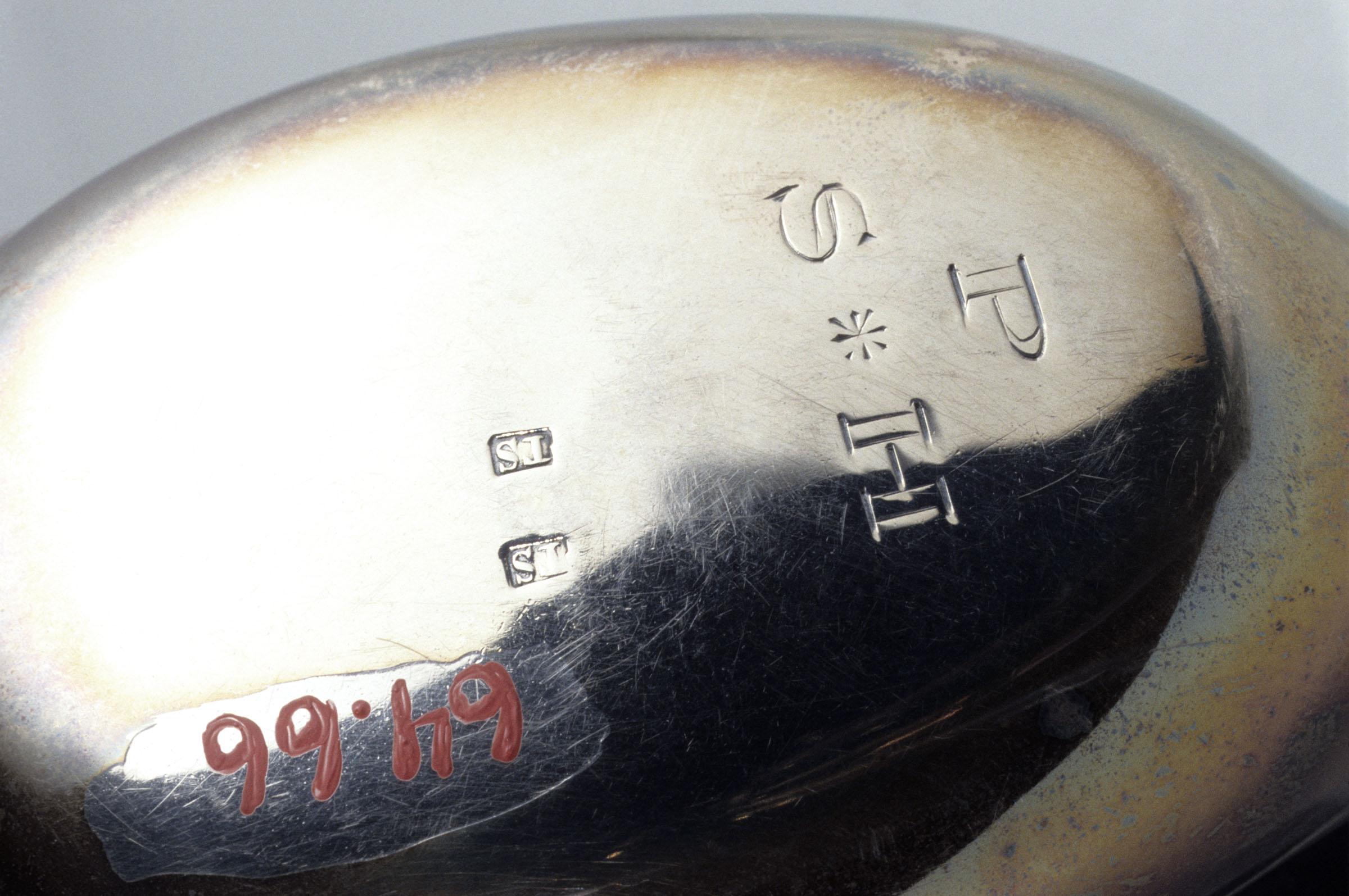 1964.0066 Pap boat, detail 1