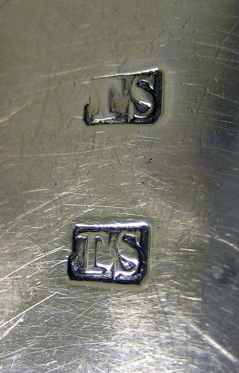 1964.0066 Silver pap boat mark