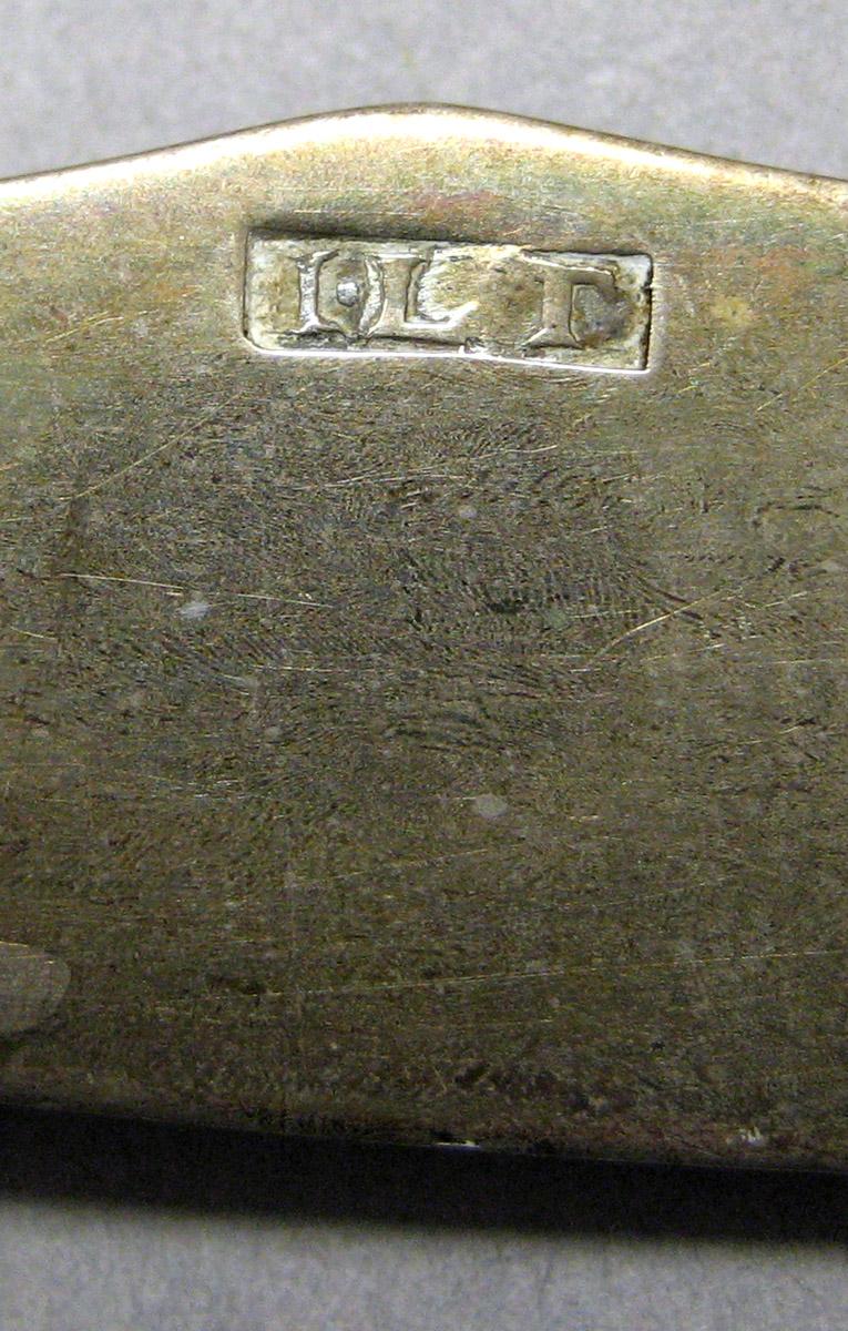 1964.0067.004 Silver Knife mark