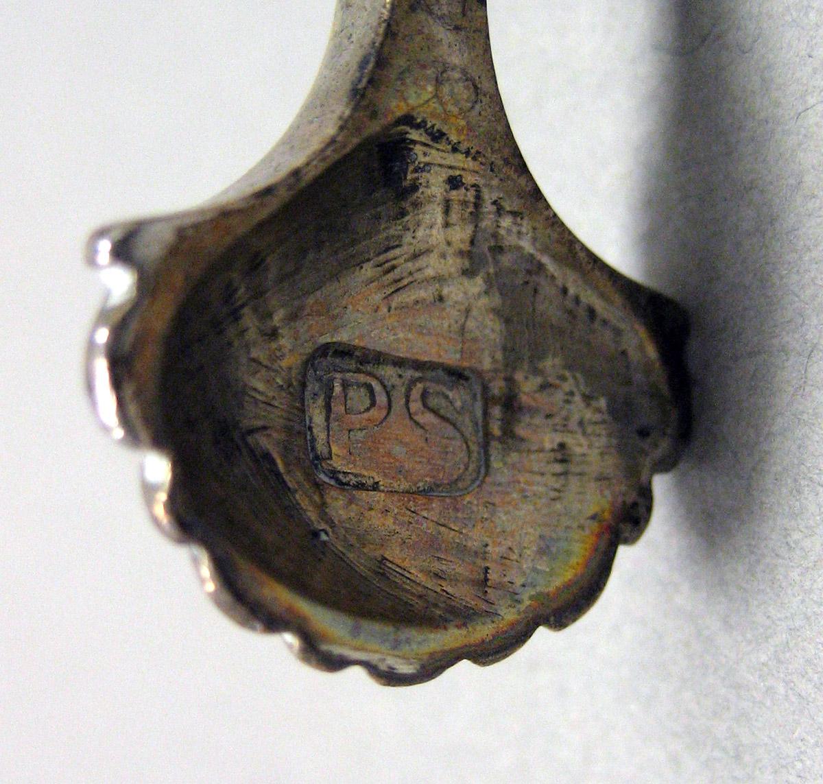 1964.0078 Silver Tongs mark 1
