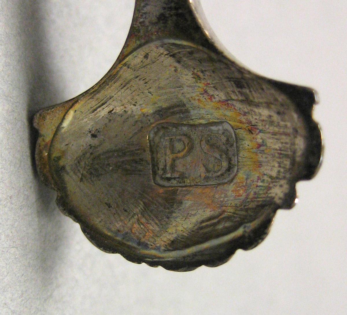1964.0078 Silver Tongs mark 2