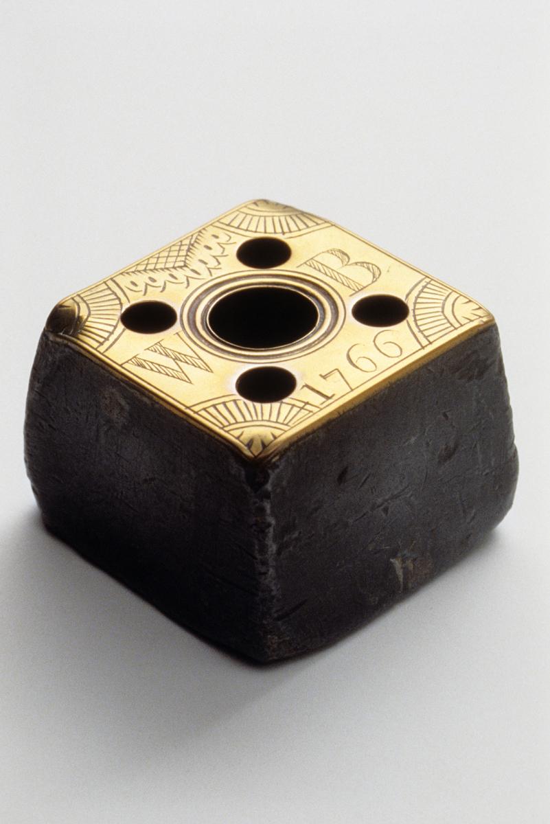 1964.0088 Inkwell