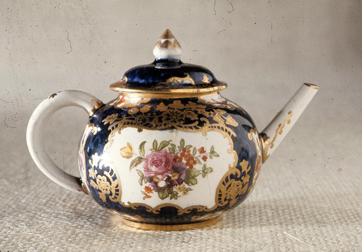 1964.0099 A, B Teapot