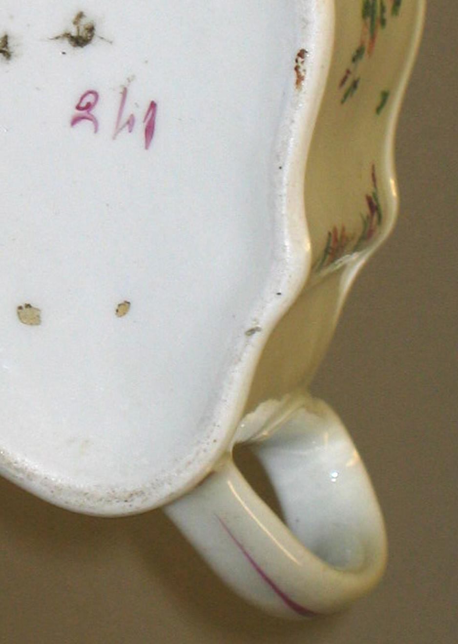 1964.0106 New Hall teapot (241 mark)