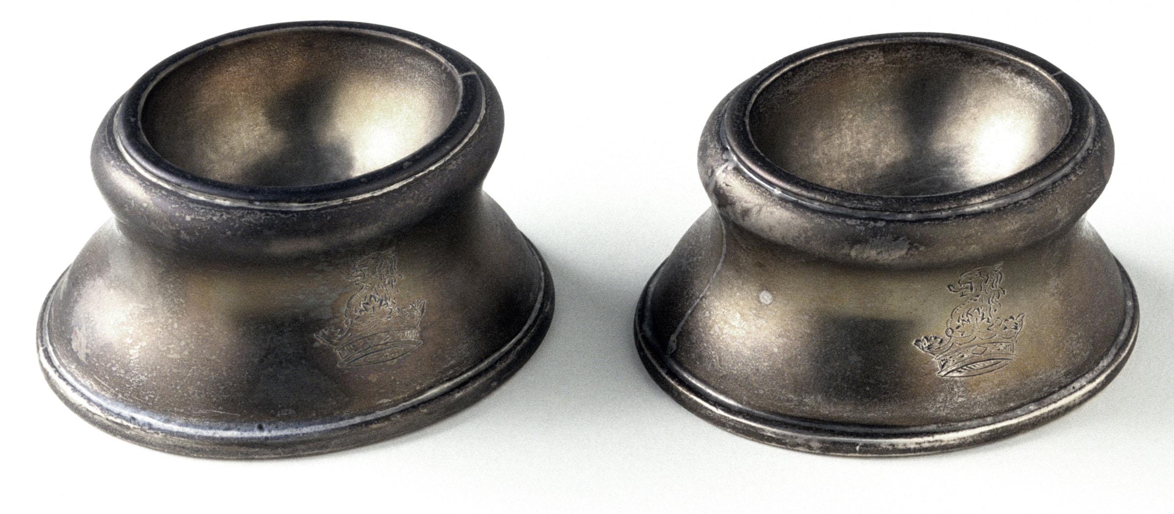 1964.0108.001, 1964.0108.002 Salt, view 1