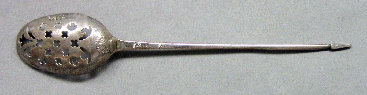 1964.0115 Silver Spoon underside