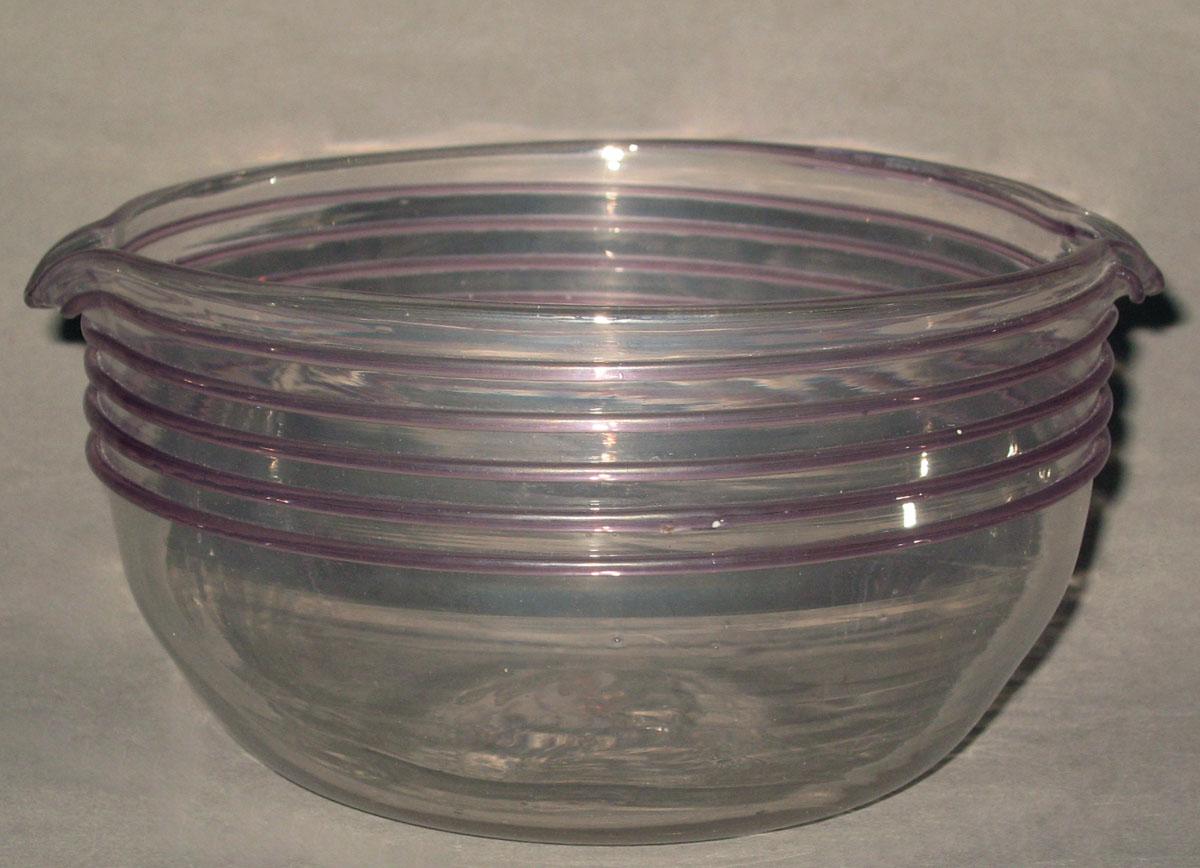 1964.0133.002 Glass bowl