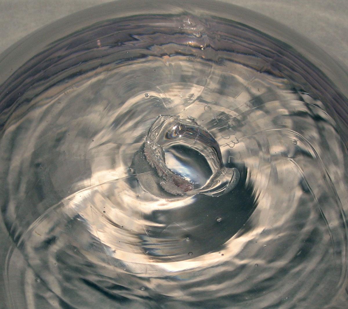 1964.0133.002 Glass bowl (underside)