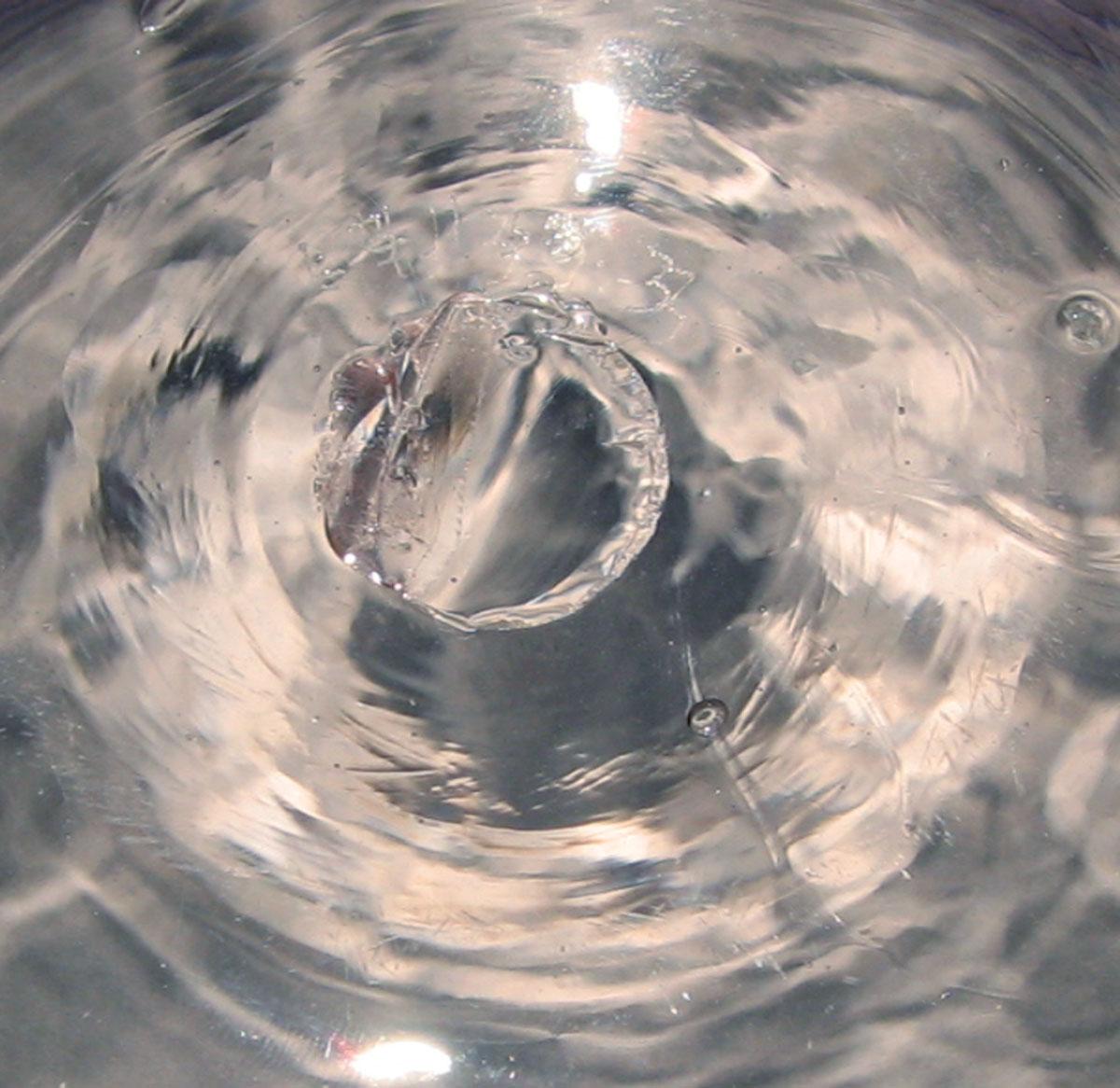 1964.0133.003 Glass bowl (pontil mark)