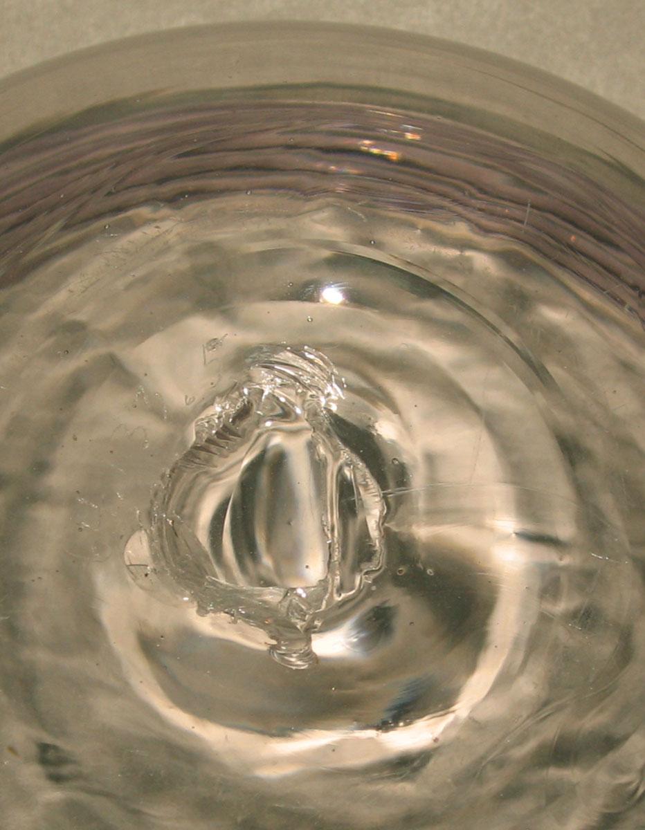 1964.0133.005 Glass bowl (pontil mark)