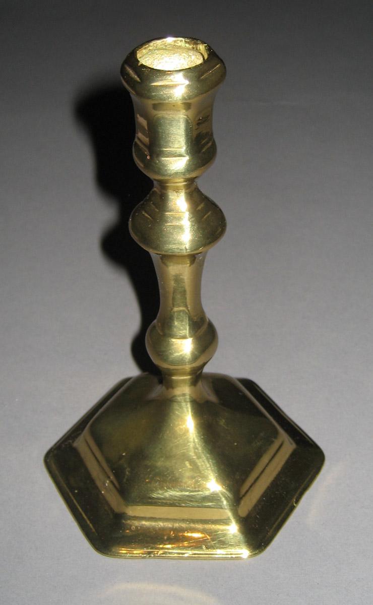 1966.0141.002 Candlestick