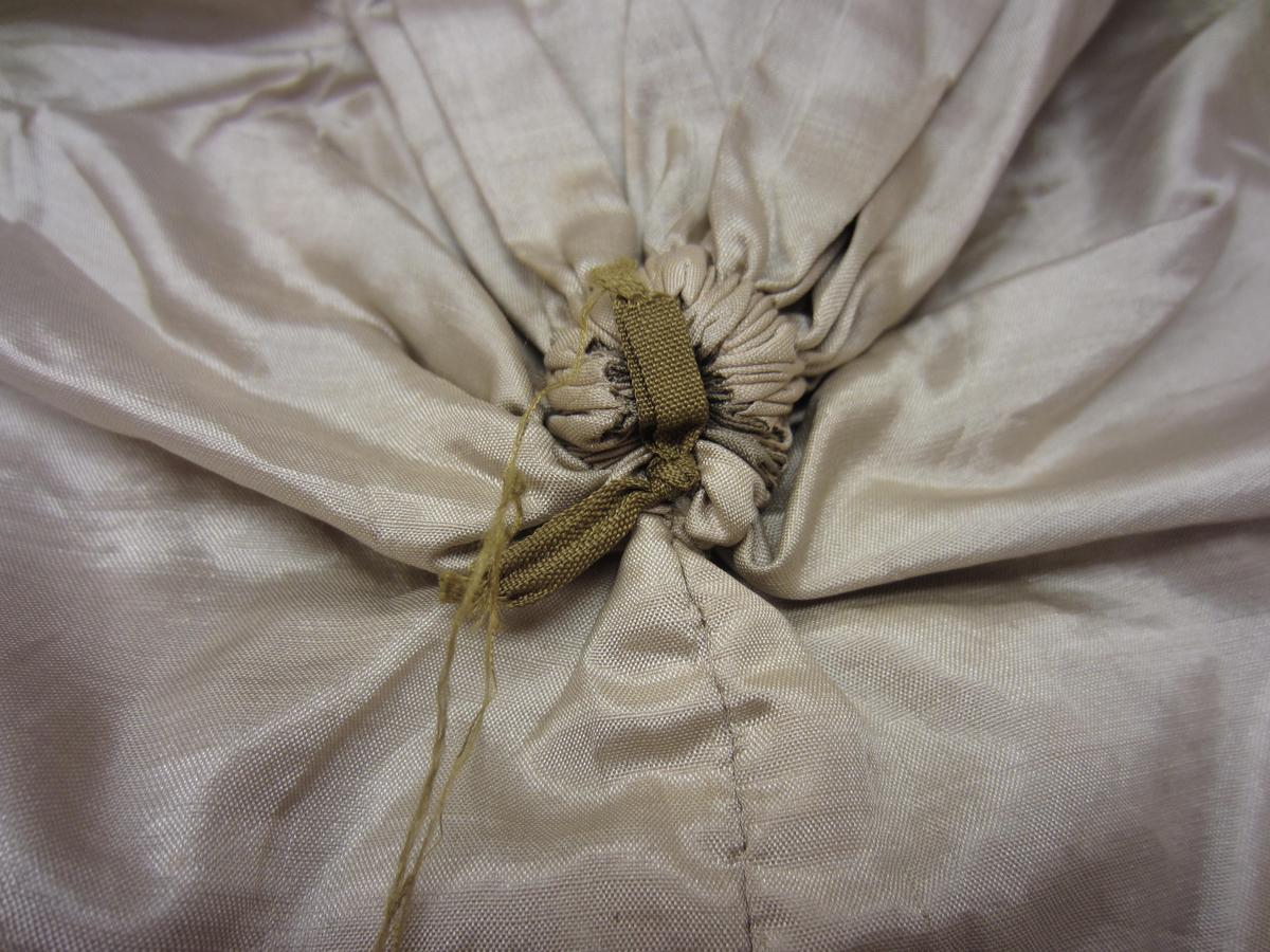 1964.0164 Hooded shawl, Hood 2