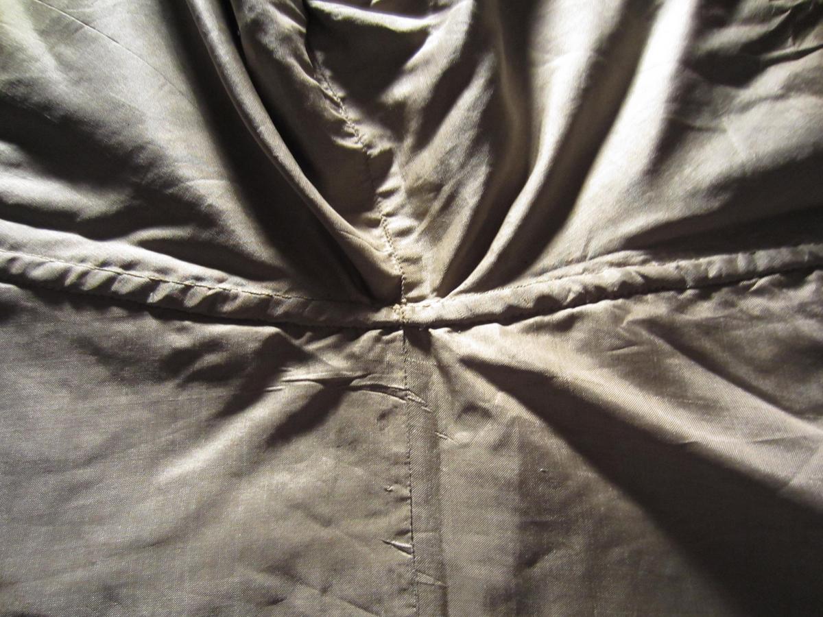 1964.0164 Hooded shawl, Detail