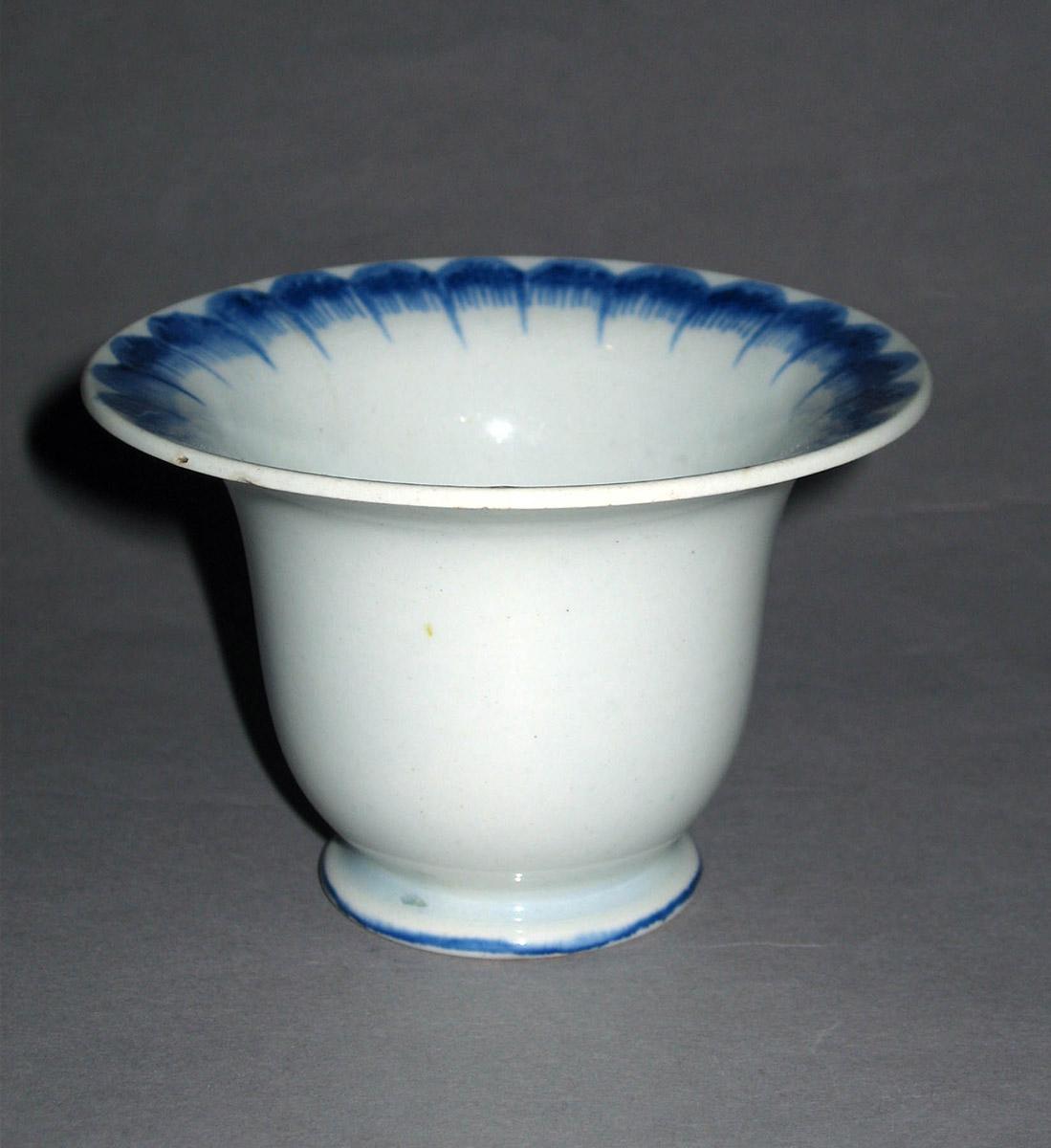 1955.0566 Pearlware cup
