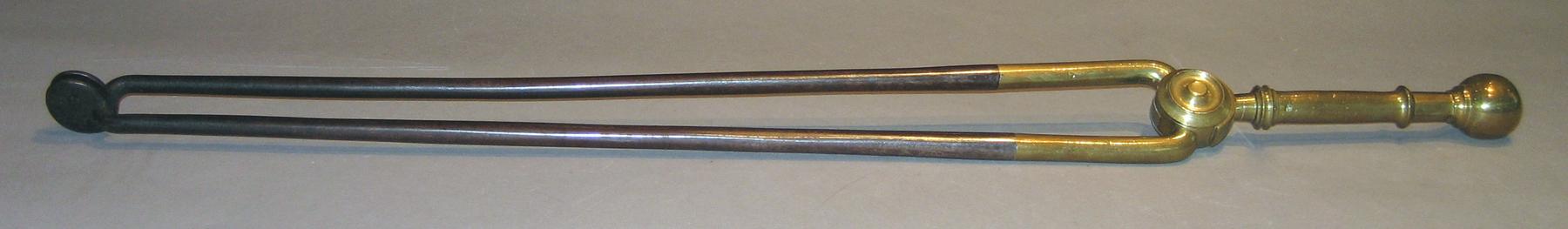 1964.0531.001 Tongs