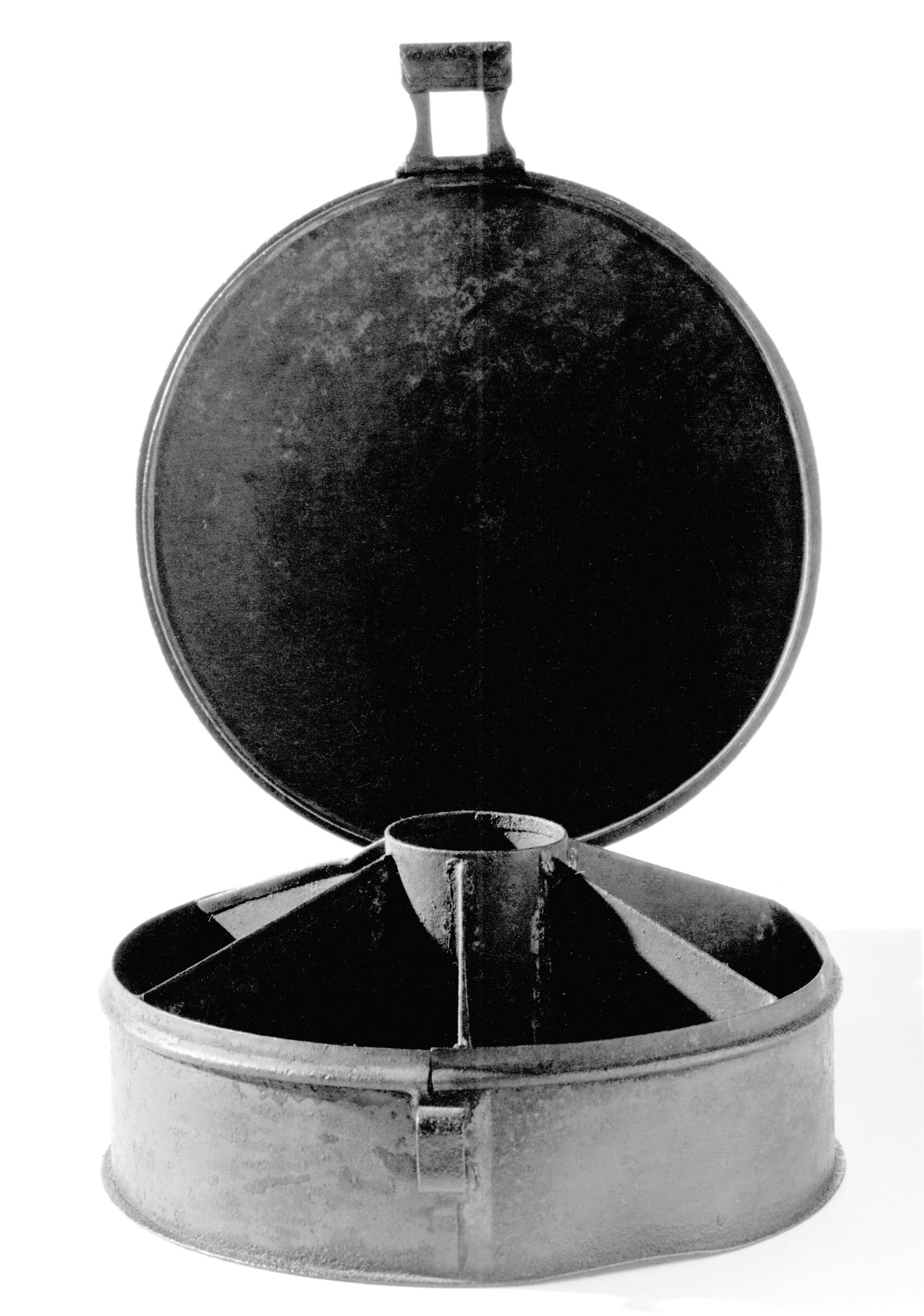 1964.0536 Spice box detail, B+W