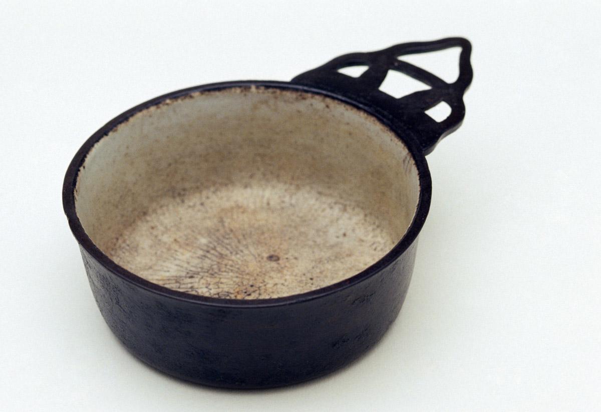 1964.0537 Porringer