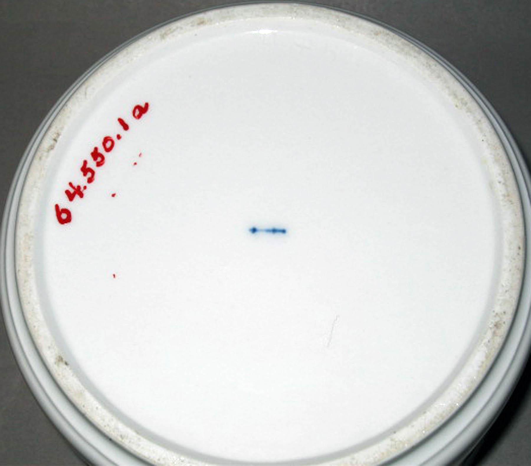 1964.0550.001 A Berlin porcelain glacier (underside)