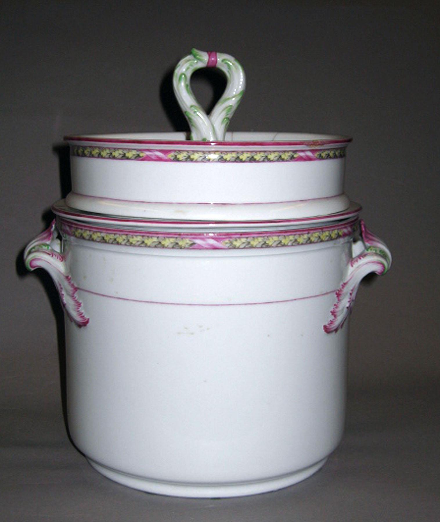 1964.0550.002 A- C Berlin porcelain glacier