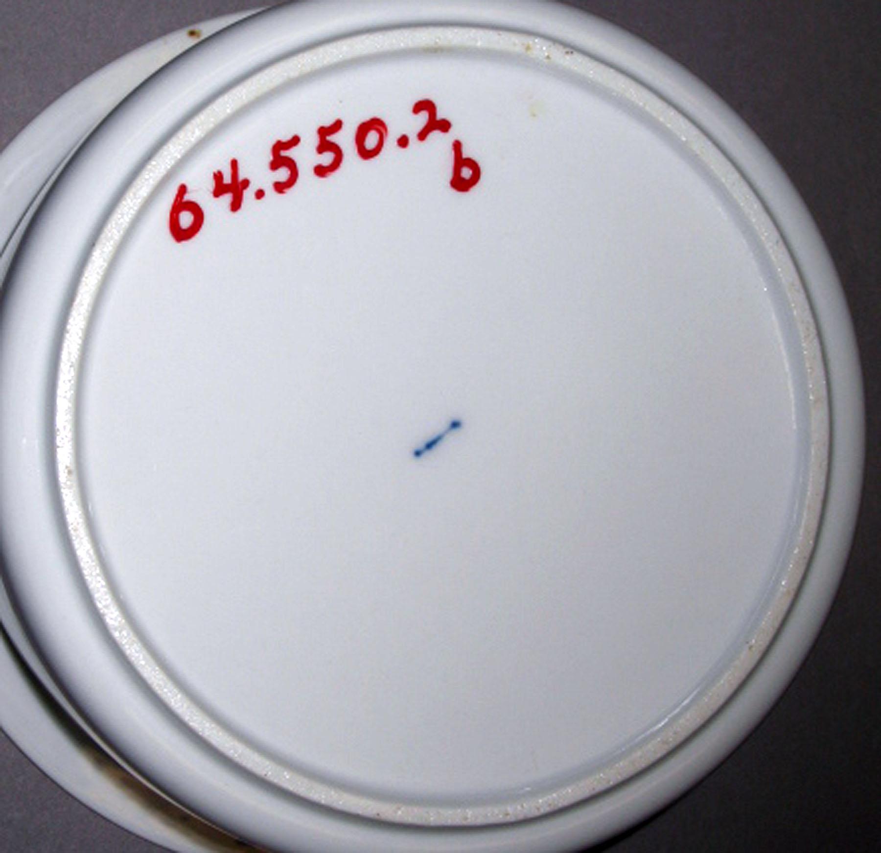 1964.0550.002 B Berlin porcelain glacier (underside)