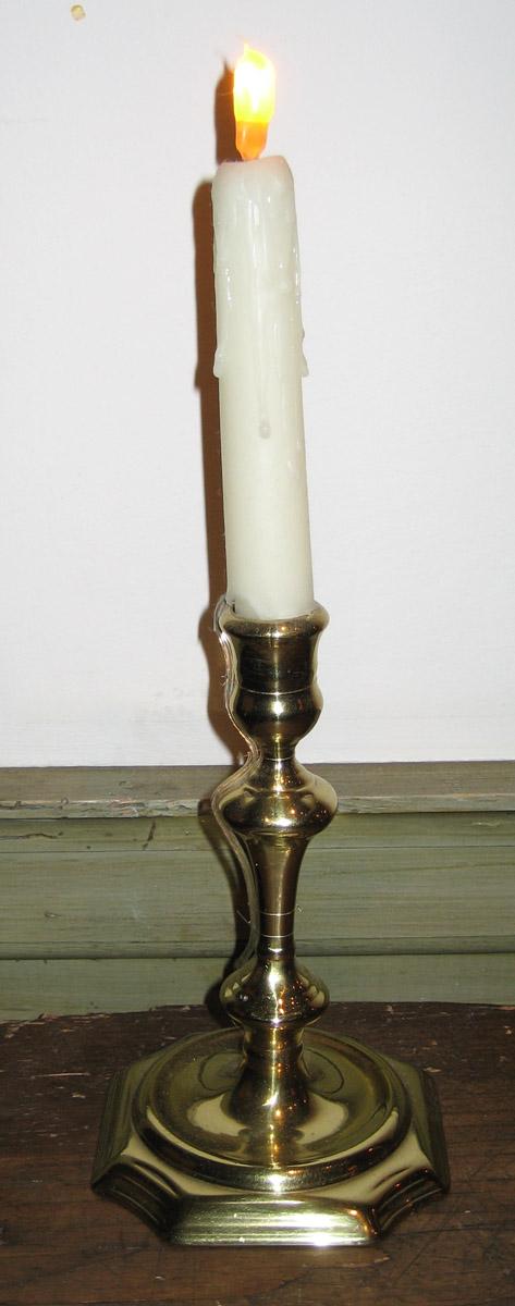 1964.0556.002 Candlestick