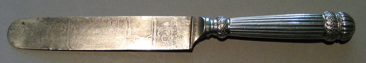 1964.0561.002 Silver Knife upper surface
