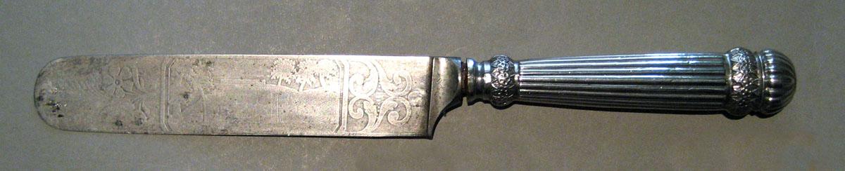 1964.0561.004 Silver Knife upper surface