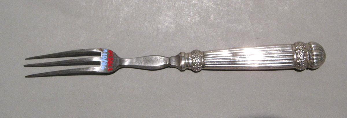 1964.0561.008 Silver Fork underside