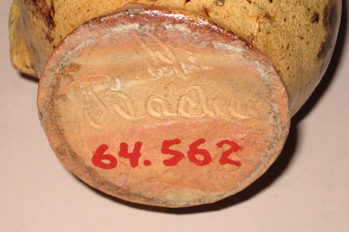 1964.0562 Jug (mark)