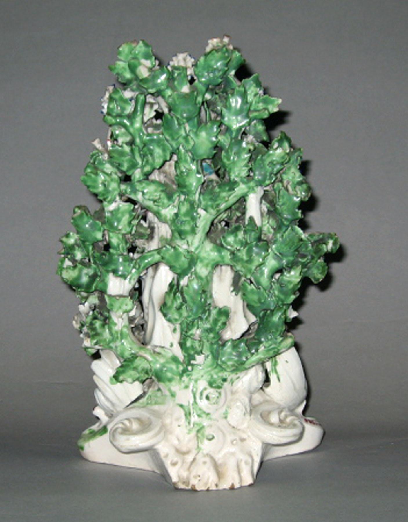 1964.0572 Porcelain figure (reverse)