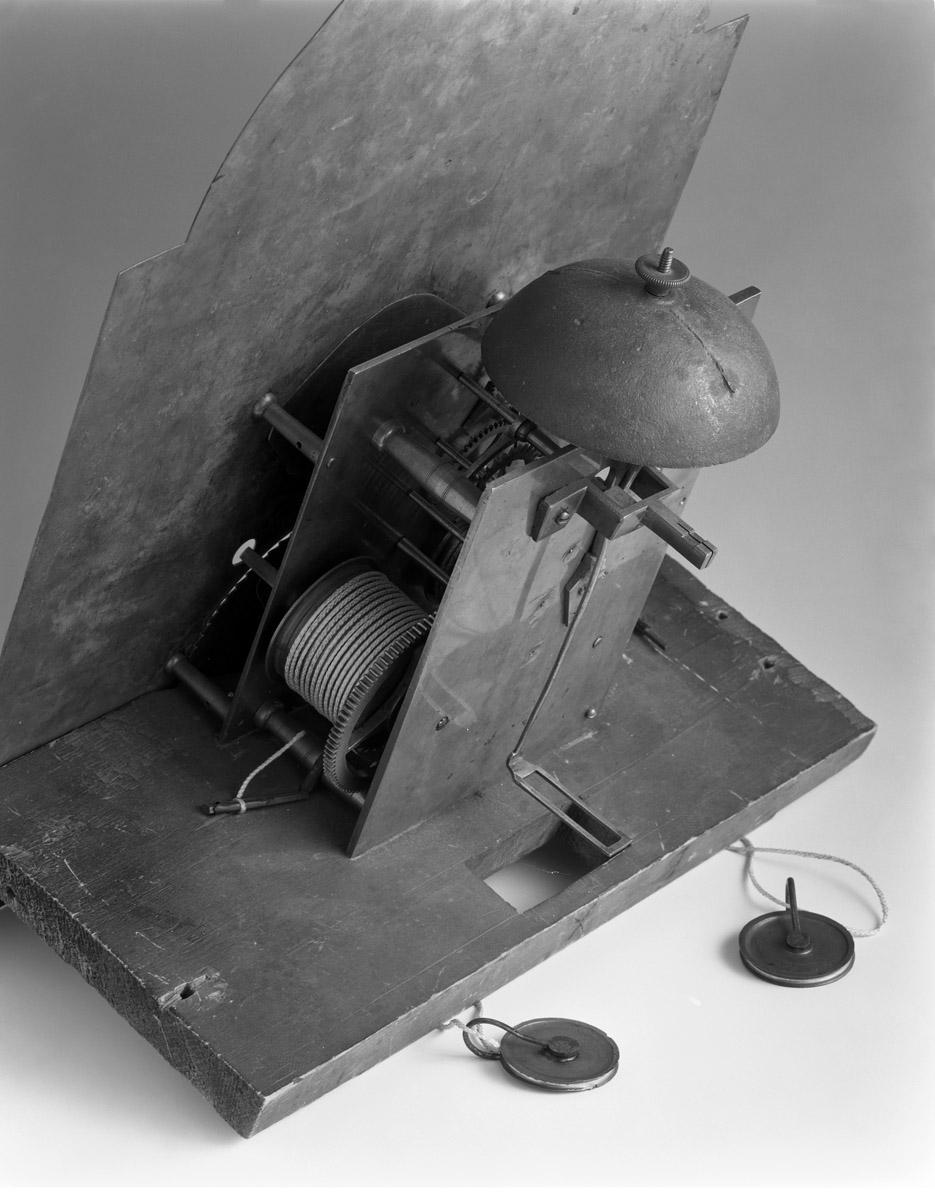 1964.0585 Clock (bw works)