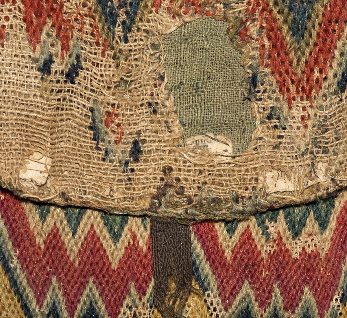 1955.0583 Pocketbook, Detail