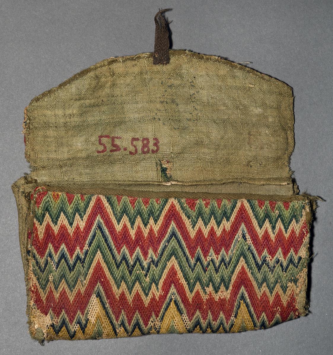 1955.0583 Pocketbook, Inside