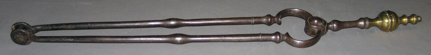 1964.0590 Tongs