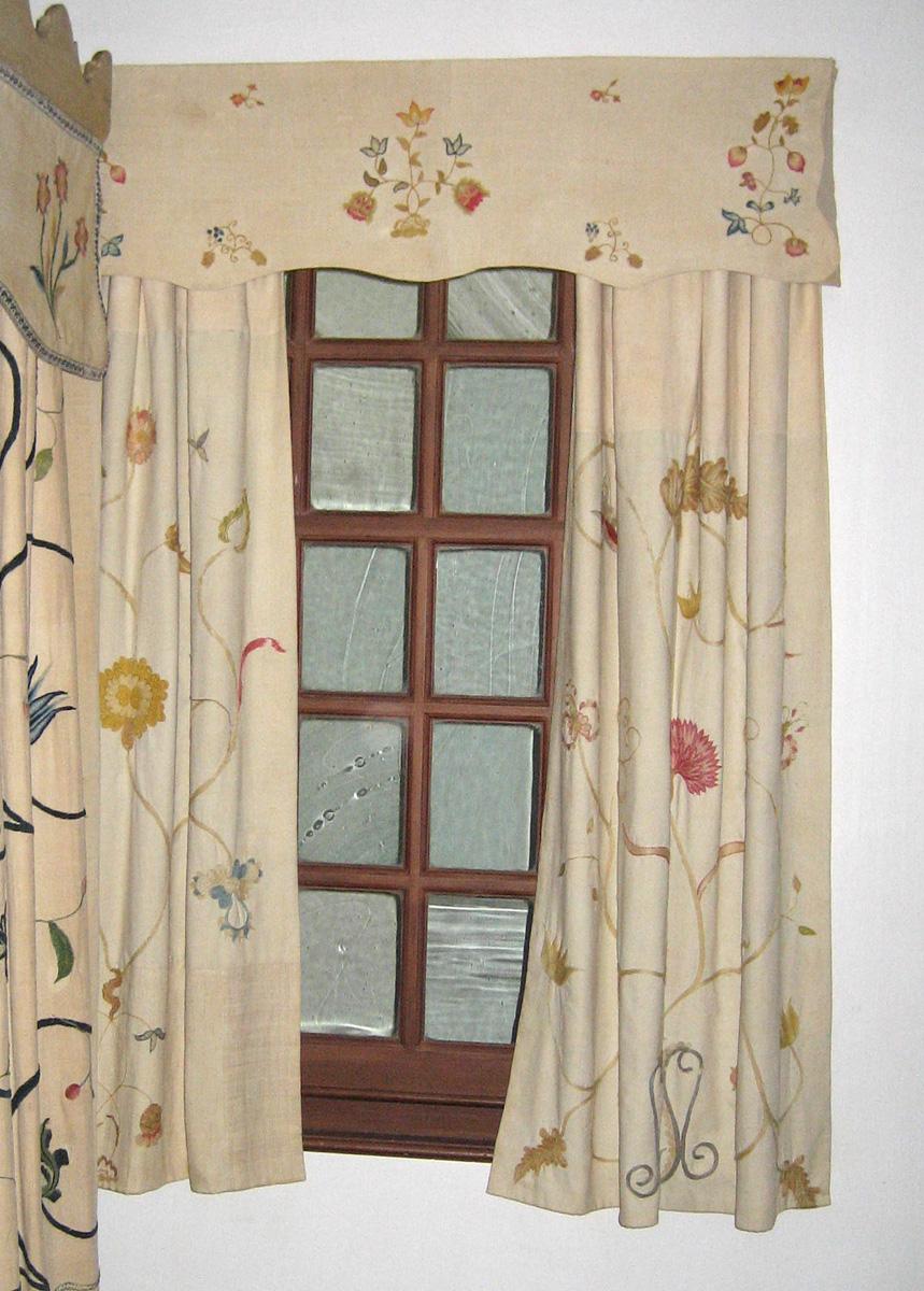 1964.0605 window treatment