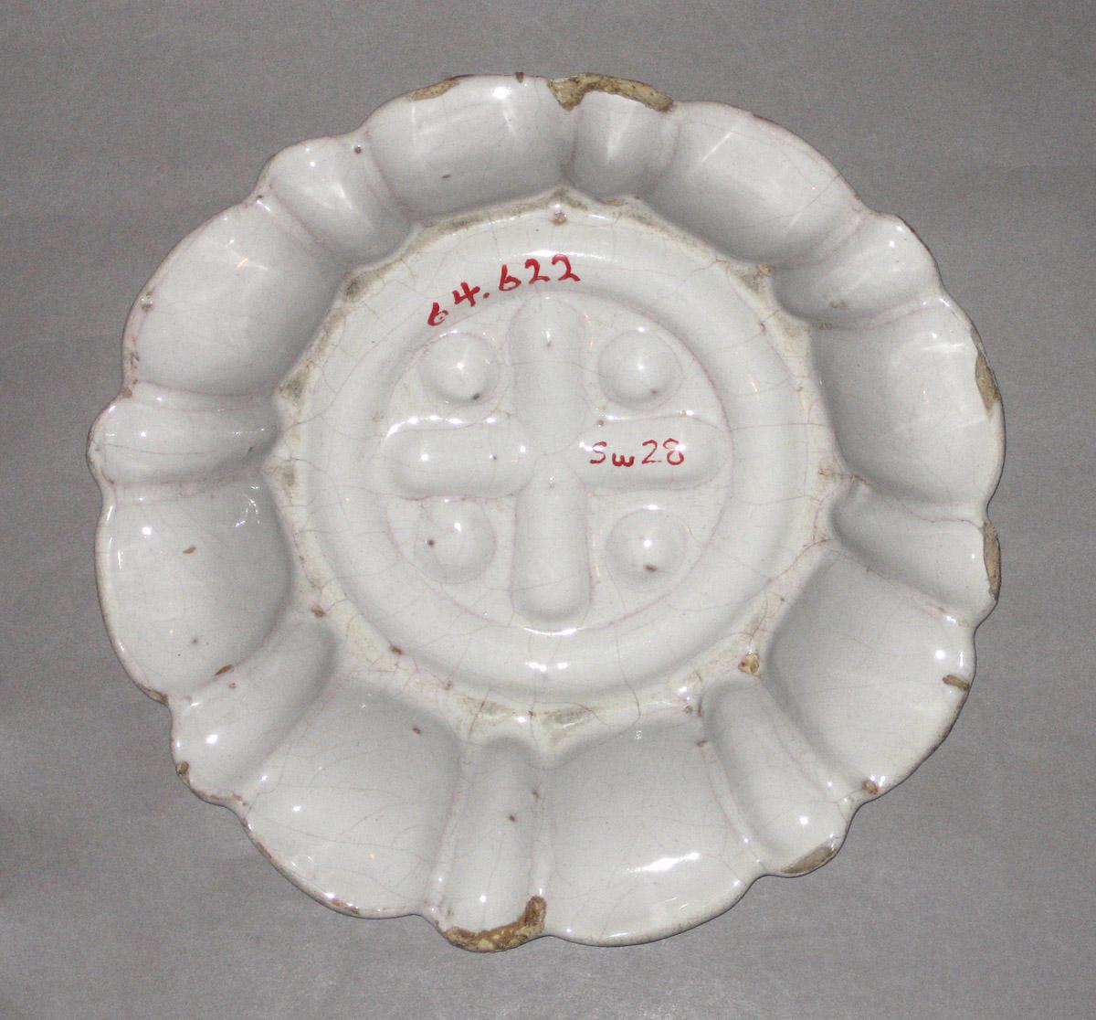 1964.0622 Delft dish (back)