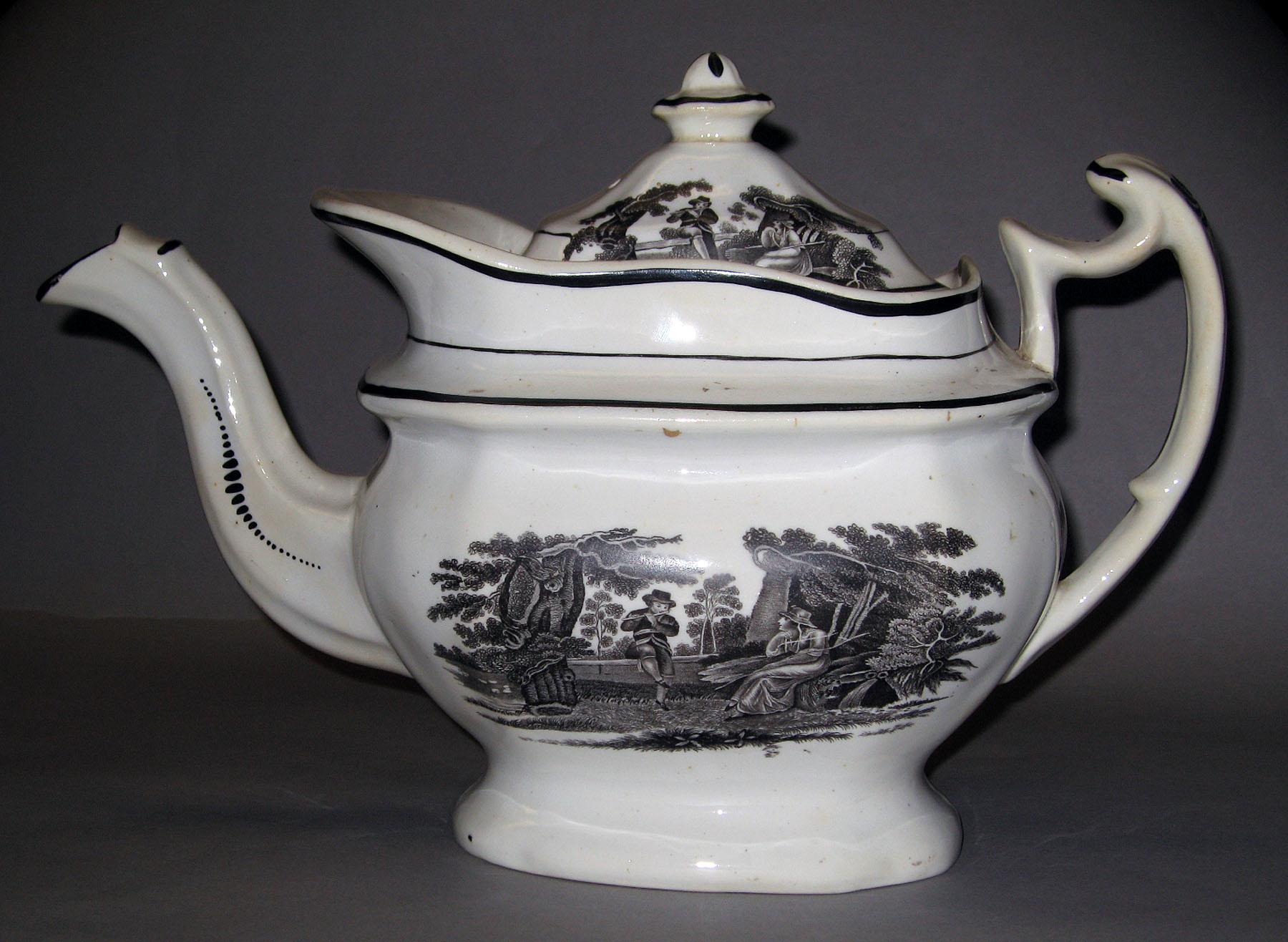 1964.0637.001 Porcelain teapot