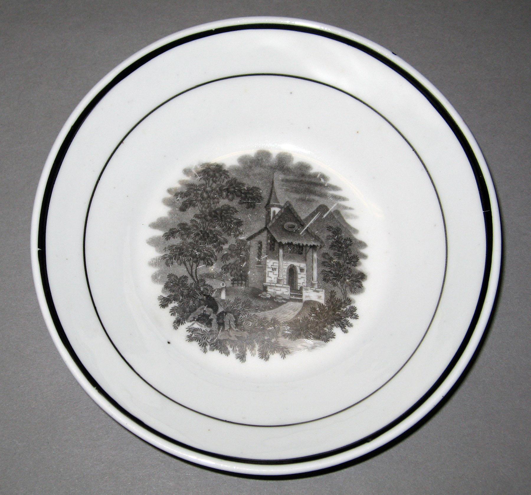 1964.0639.001 Porcelain saucer