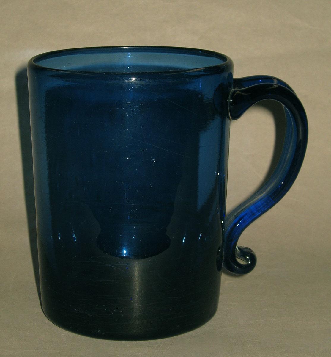 1964.0644 Glass mug