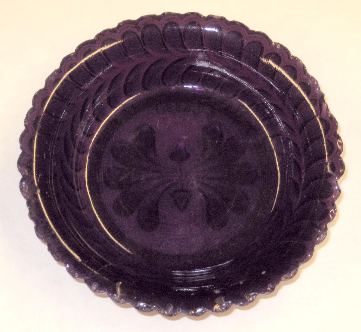 1964.0655.001 Glass sauce dish