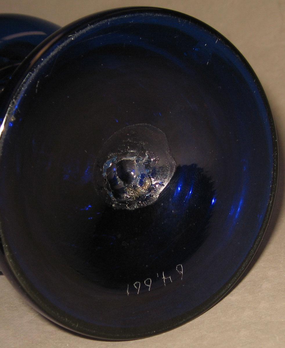 1964.0661 Blue glass vase (underside)