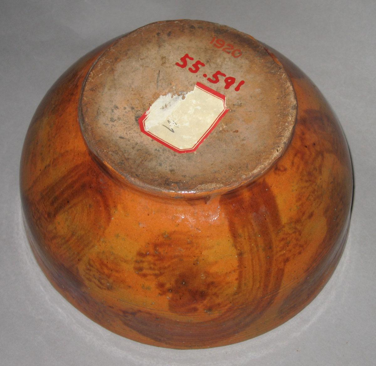 1955.0591 Earthenware bowl (bottom)
