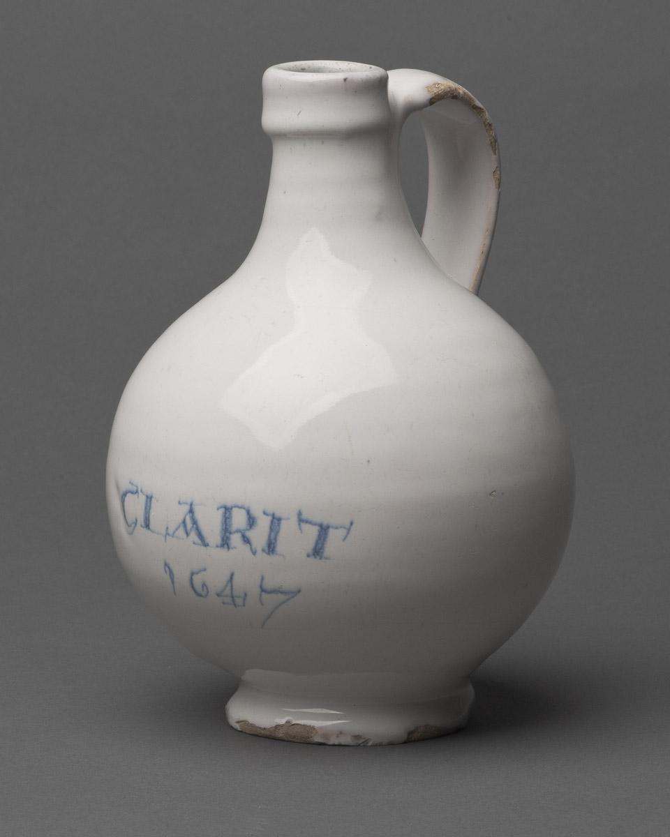 1964.0680 Delft jug  or bottle