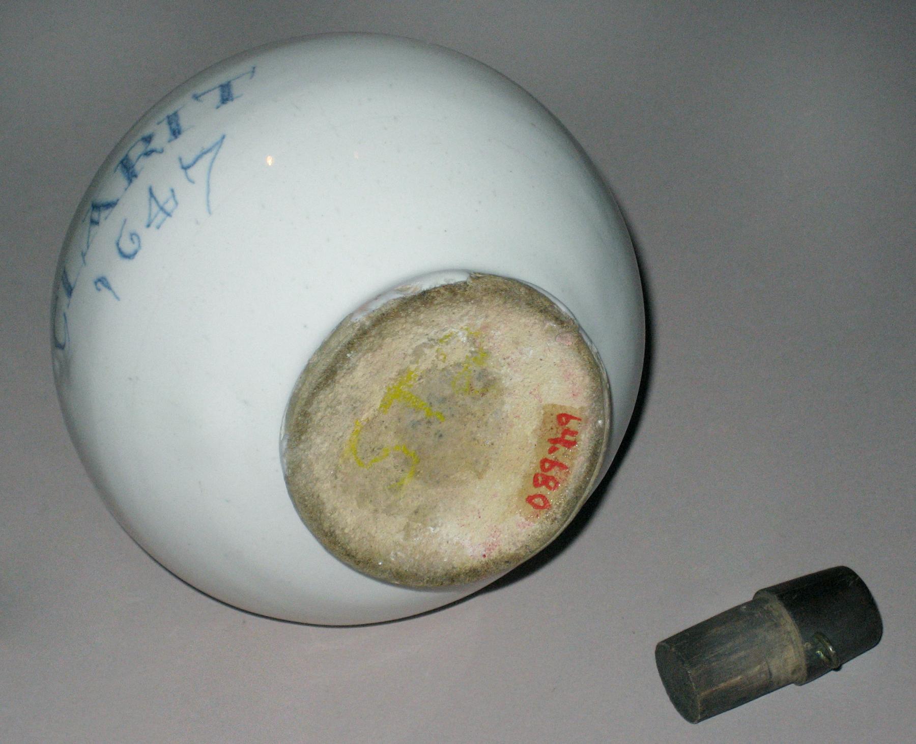 1964.0680 A, B Delft jug  or bottle and stopper (BOTTOM)