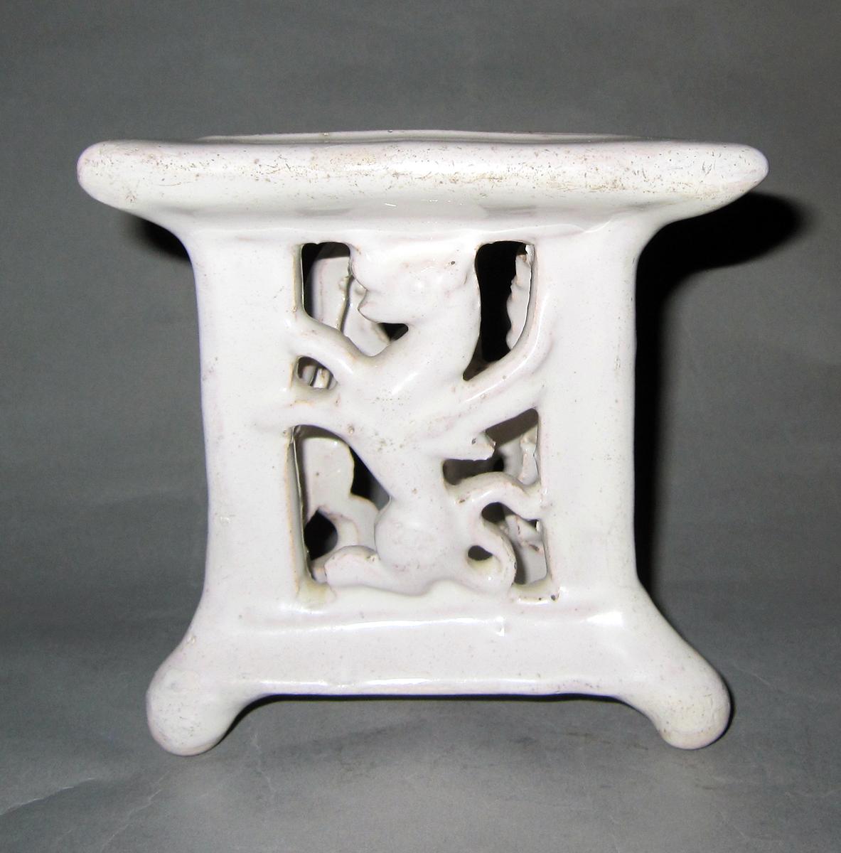1964.0683 Delft salt face 1